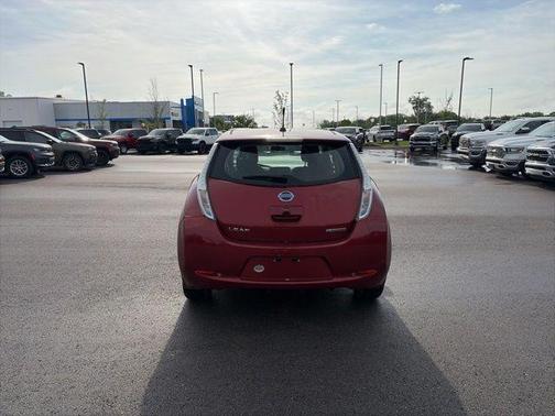 Cayenne Red Pearl 2014 Nissan Leaf S