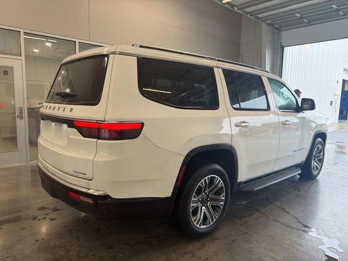 Bright White Clearcoat 2024 Jeep Wagoneer Series II 4x4