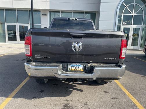 Granite Crystal Metallic Clearcoat 2021 RAM 3500 Big Horn Crew Cab 4x4 6'4' Box