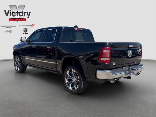 Diamond Black Crystal Pearlcoat 2019 RAM 1500 Limited