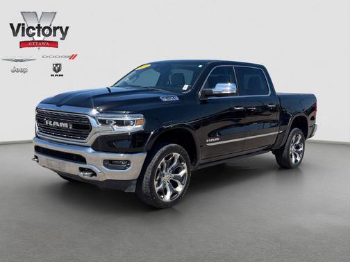 Diamond Black Crystal Pearlcoat 2019 RAM 1500 Limited