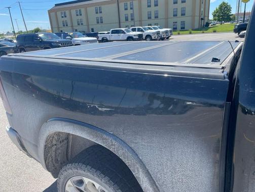 Diamond Black Crystal Pearlcoat 2019 RAM 1500 Limited