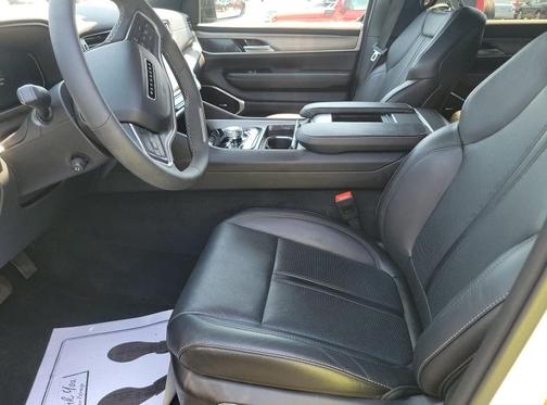 Bright White Clearcoat 2025 Jeep Wagoneer 4x4