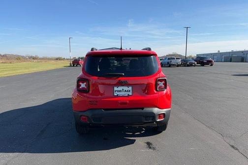 Photo 5 of 35 of 2020 Jeep Renegade Altitude