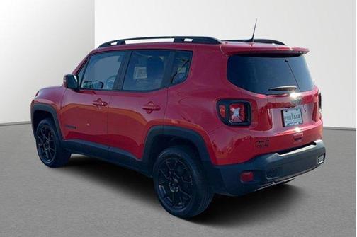 Photo 4 of 35 of 2020 Jeep Renegade Altitude