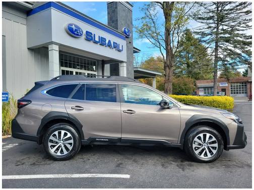 2023 Subaru Outback Premium