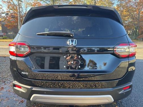 2023 Honda Pilot AWD EX-L 8 Passenger