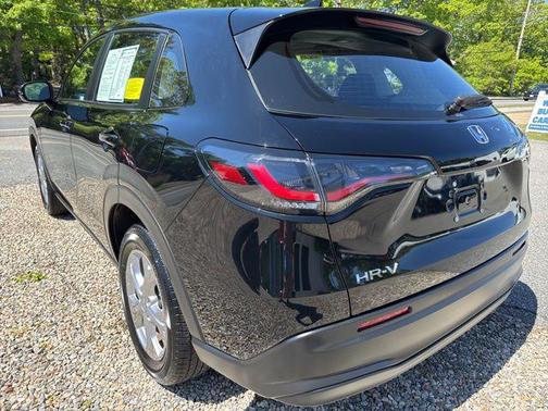 Crystal Black Pearl 2024 Honda HR-V LX