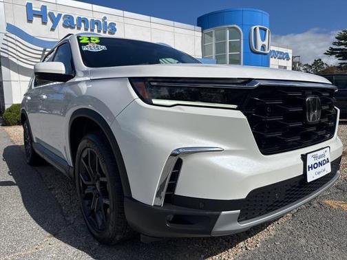 2025 Honda Pilot Touring 8-Passenger