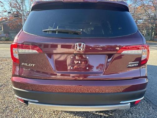 2022 Honda Pilot Touring 8-Passenger