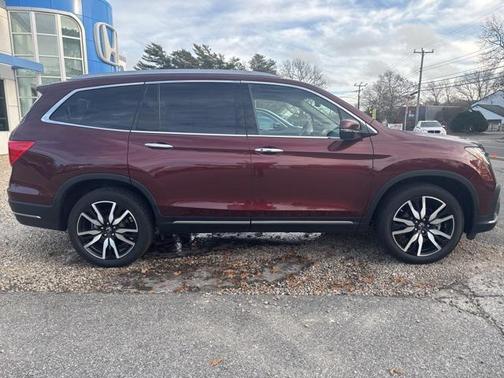 2022 Honda Pilot Touring 8-Passenger