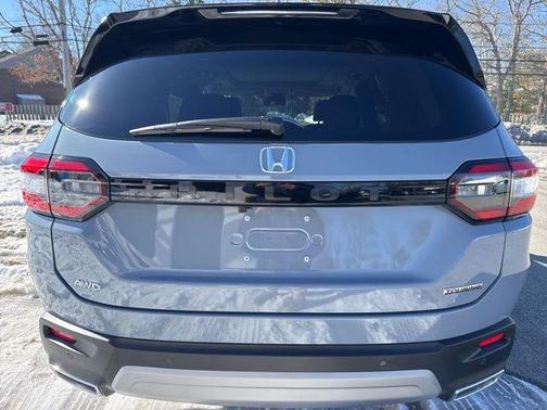 2025 Honda Pilot Touring 8-Passenger