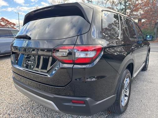 2023 Honda Pilot AWD EX-L 8 Passenger