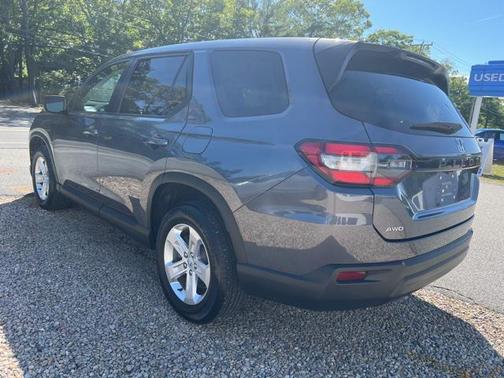 2023 Honda Pilot AWD LX
