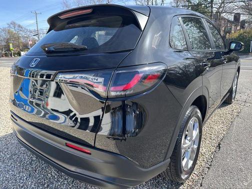 Crystal Black Pearl 2025 Honda HR-V LX