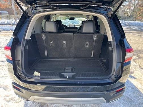 2023 Honda Pilot Touring 8-Passenger
