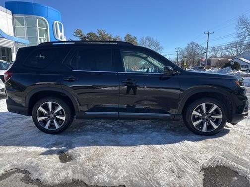 2023 Honda Pilot Touring 8-Passenger