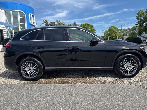 Black 2025 Mercedes-Benz GLC 300 4MATIC