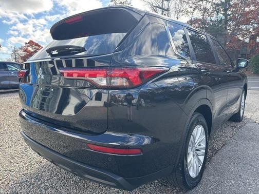 2024 Mitsubishi Outlander ES 2.5 S-AWC