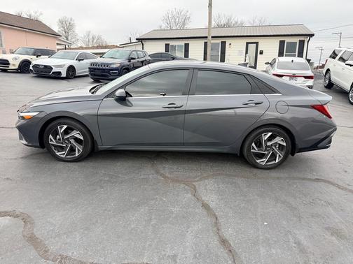 2024 Hyundai ELANTRA SEL