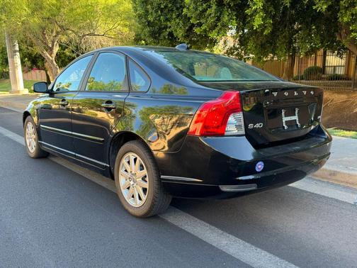Black 2009 Volvo S40 2.4i