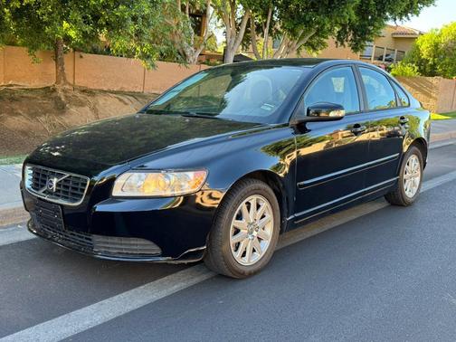 Black 2009 Volvo S40 2.4i