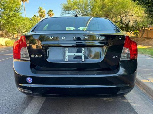 Black 2009 Volvo S40 2.4i