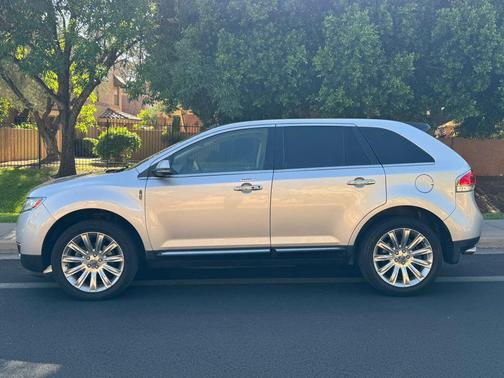 Ingot Silver Metallic 2015 Lincoln MKX Base