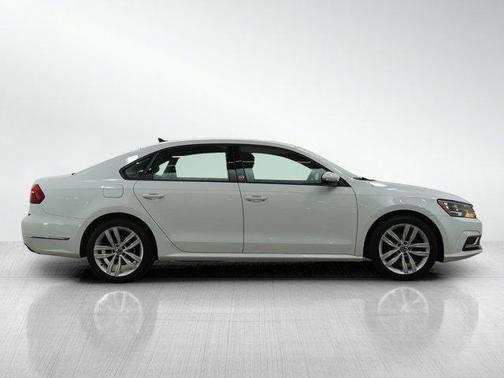 2019 Volkswagen Passat 2.0T Wolfsburg Edition