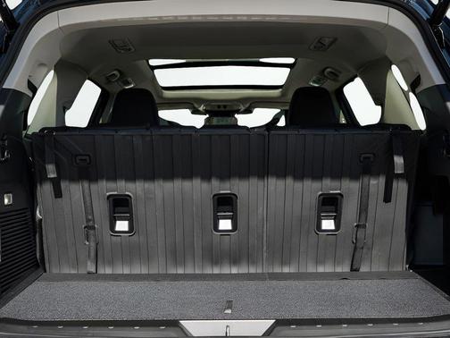 Crystal White Pearl 2026 Subaru Ascent Limited 7-Passenger