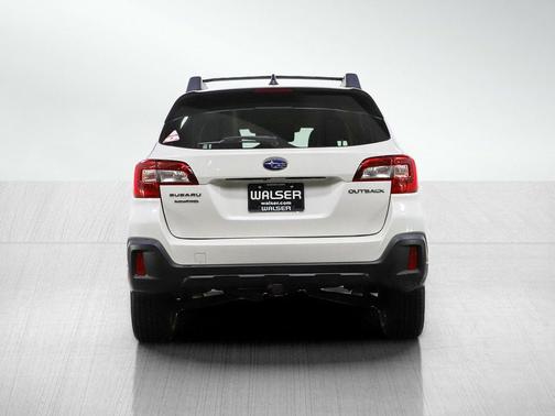 Crystal White Pearl 2019 Subaru Outback 2.5i Premium