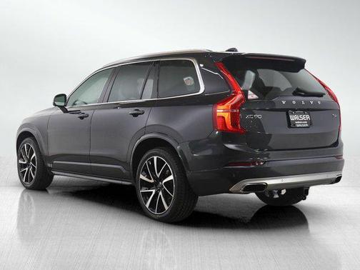 2021 Volvo XC90 T6 Momentum