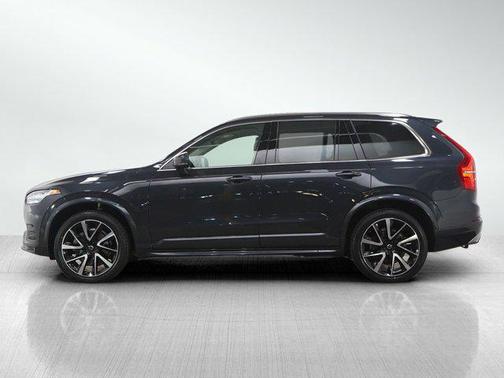 2021 Volvo XC90 T6 Momentum