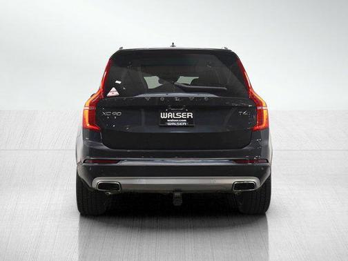 2021 Volvo XC90 T6 Momentum