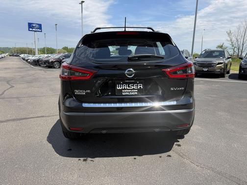 Magnetic Black Pearl 2020 Nissan Rogue Sport SV
