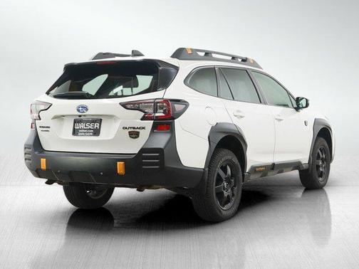 Crystal White Pearl 2022 Subaru Outback Wilderness