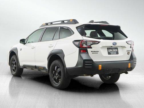 Crystal White Pearl 2022 Subaru Outback Wilderness