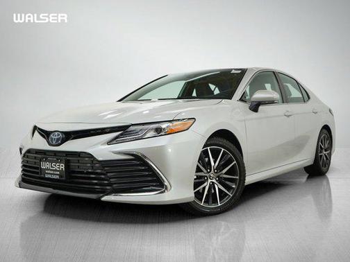 2022 Toyota Camry Hybrid XLE