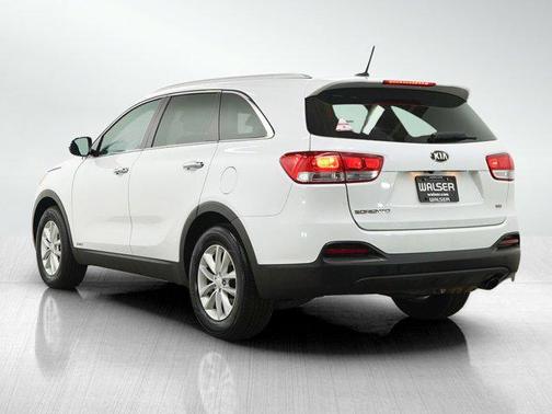 Snow White Pearl 2017 Kia Sorento LX