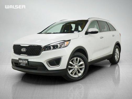 Snow White Pearl 2017 Kia Sorento LX