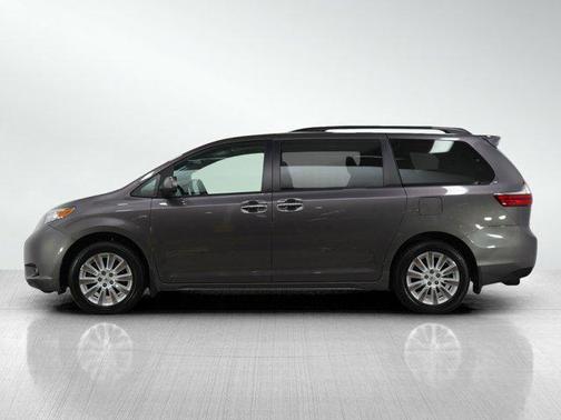 2016 Toyota Sienna XLE