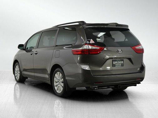 2016 Toyota Sienna XLE