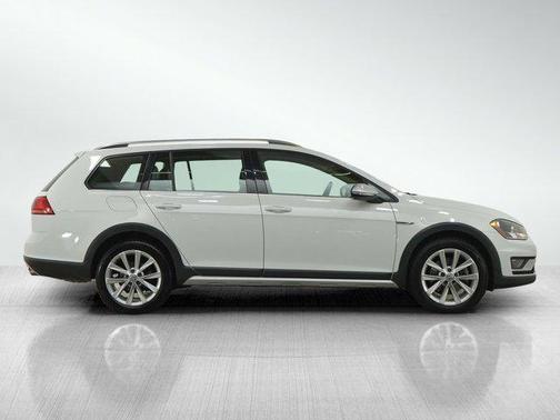 2017 Volkswagen Golf Alltrack TSI SE