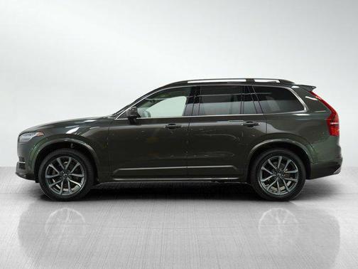 2018 Volvo XC90 T6 Momentum