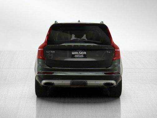 2018 Volvo XC90 T6 Momentum
