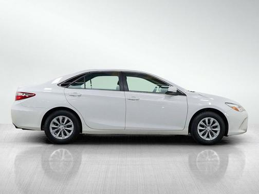 Super White 2017 Toyota Camry LE