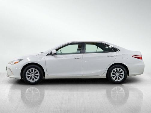 Super White 2017 Toyota Camry LE