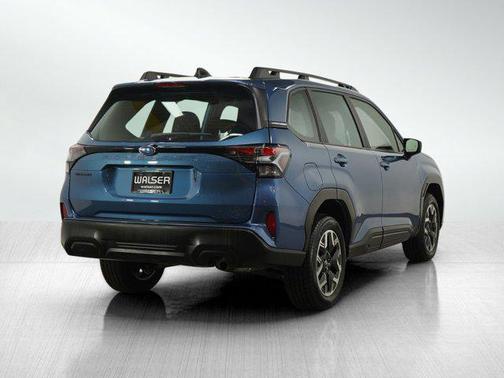 2025 Subaru Forester Base