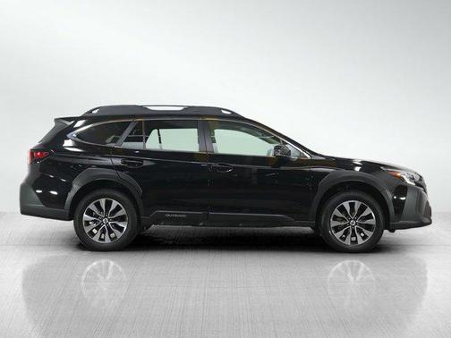 Crystal Black Pearl 2024 Subaru Outback Limited