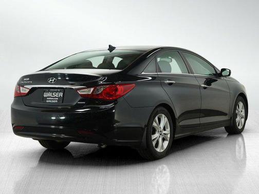 2011 Hyundai SONATA Limited